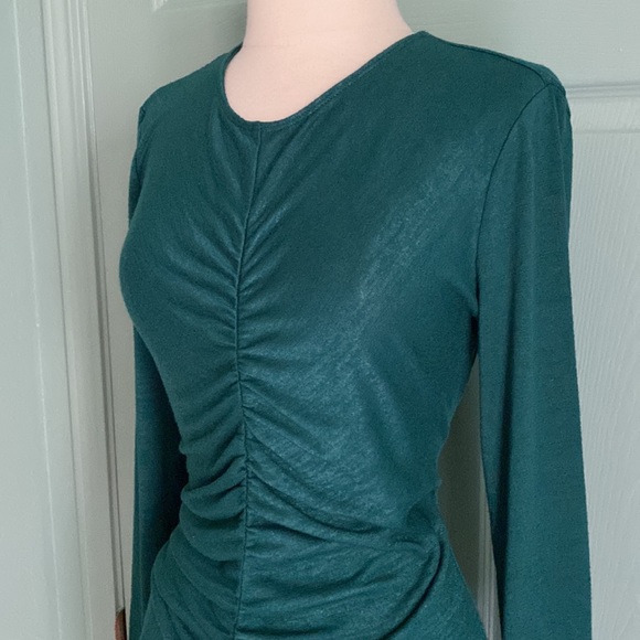 LEITH emerald green light weight knit long sleeve dress with center ruching - Picture 3 of 11
